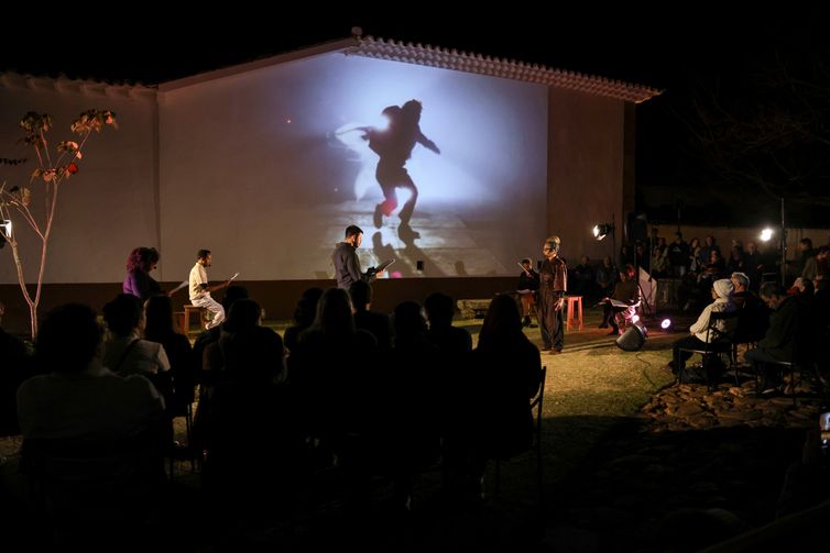 Tiradentes (MG), 13/09/2025 – Apresentação teatralizada da peça Ópera Poeira, de Jean D'Amérique, na Casa Museu Padre Toledo, no centro de Tiradentes (MG). Foto: Tomaz Silva/Agência Brasil
