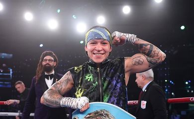 Beatriz Ferreira defendeu seu cinturão do peso leve (até 60kg) e venceu por por decisão unânime a francesa Licia Boudersa - em 14/12/2024