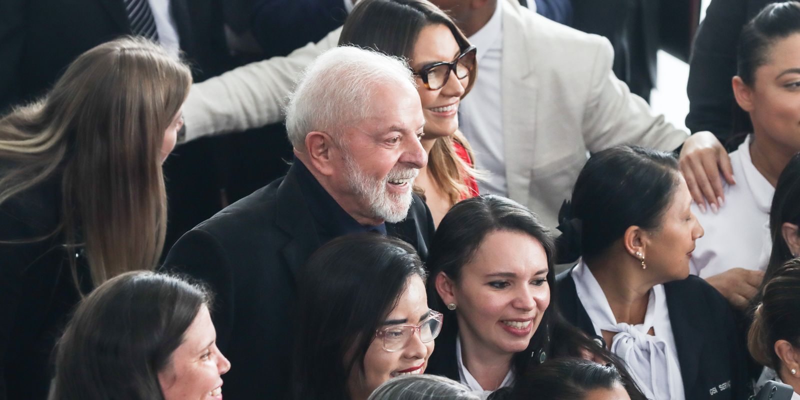 Em mensagem nas redes, Lula diz que 2023 foi para arrumar a casa 