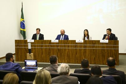 O ministro do Trabalho e Previdência, José Carlos Oliveira, participa de entrevista coletiva sobre os benefícios Taxista (BEm Taxista) e Caminhoneiro (Transportadores Autônomos de Carga (TAC)).