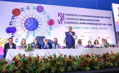 O ministro da saúde, Alexandre Padilha, participa da cerimônia de abertura do XV congresso da sociedade brasileira de DST – XI congresso brasileiro de AIDS e VI congresso latino americano IST/HIV/AIDS .  
