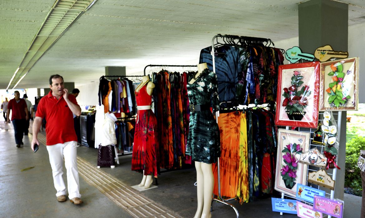 Brasília - A primeira edição da Rota do Artesanato 2016 começa hoje no Anexo do Palácio do Buriti e segue até 19 de fevereiro, depois vai para o Setor Bancário Norte e Galeria dos Estados (Elza Fiuza/ Agência Brasil)
