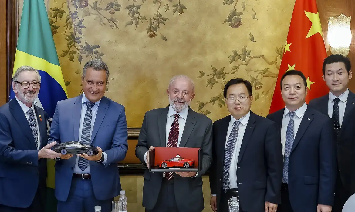 Presidente da República, Luiz Inácio Lula da Silva, durante audiência concedida ao Presidente do Grupo GAC, Feng Xingya.
Hotel St. Regis, Pequim - China.

Foto: Ricardo Stuckert / PR