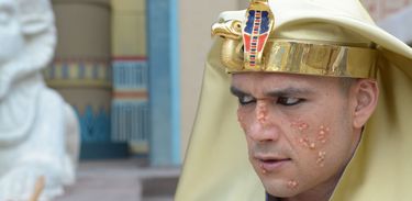 Feridas aparecem no rosto de Ramsés: começou a sexta praga