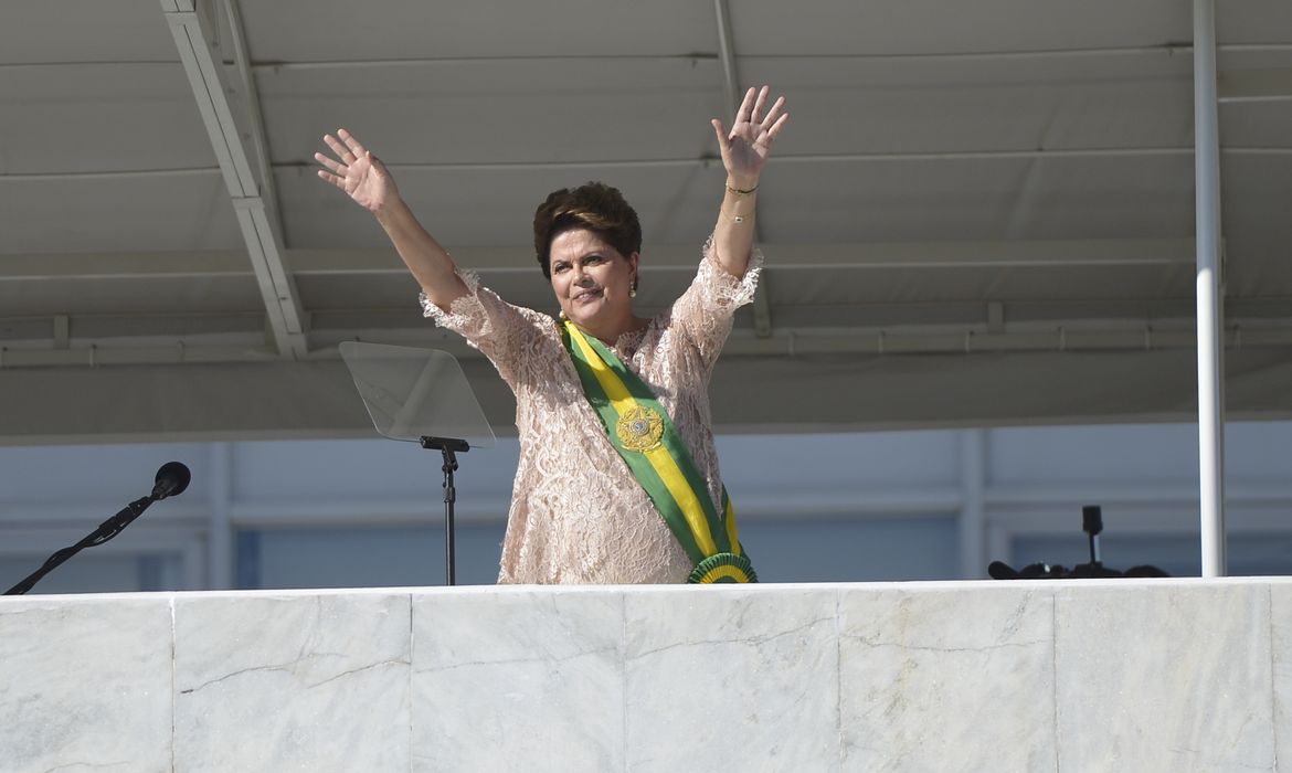 A presidenta Dilma Rousseff durante pronunciamento à população no Parlatório do Palácio do Planalto (Marcelo Camargo/Agência Brasil)