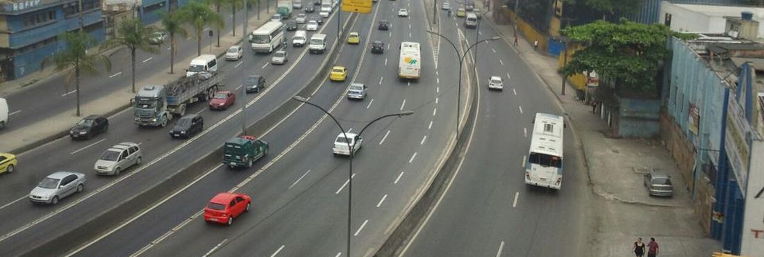 Trânsito na Avenida Brasil Trânsito bom na manhã desta sexta-feira na Avenida Brasil, no Rio de Janeiro