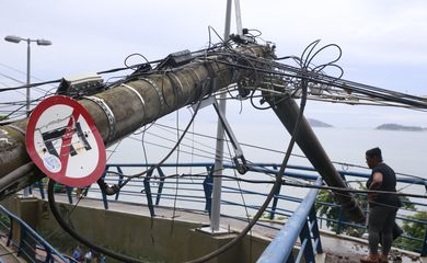 Temporal causa danos na cidade do Rio de Janeiro.
