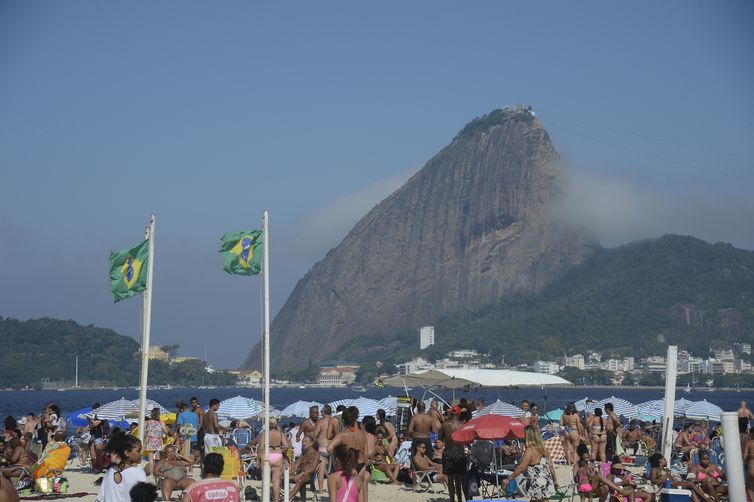 Praia do Flamengo na zona sul do Rio de Janeiro