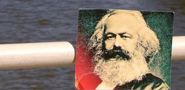 Camarote.21 exibe programa especial sobre Karl Marx