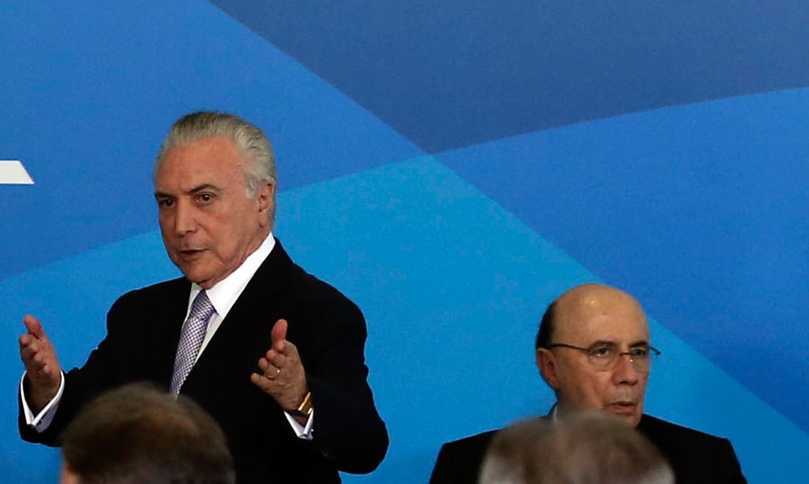 Brasília - O presidente Michel Temer discursa durante reunião com líderes empresariais sobre a reforma da Previdência, no Palácio do Planalto (Valter Campanato/Agência Brasil)