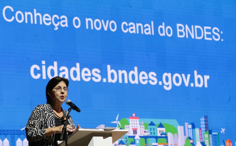 Brasília (DF) 11/02/2025 - Diretora do BNDES, Tereza Campello fala no painel BNDES CIDADES, durante o Encontro de Novos Prefeitos e Prefeitas (ENPP) no Centro de Convenções Ulysses Guimarães. Foto: Lula Marques/Agência Brasil