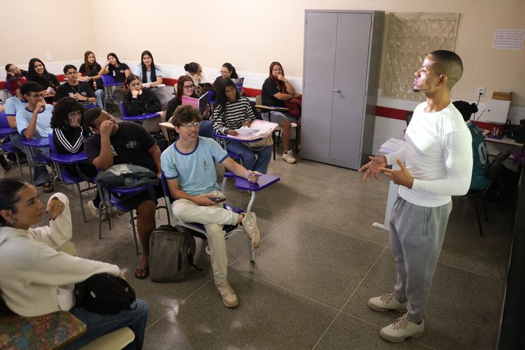 Enem 2026: inscrito automaticamente deve escolher idioma da prova