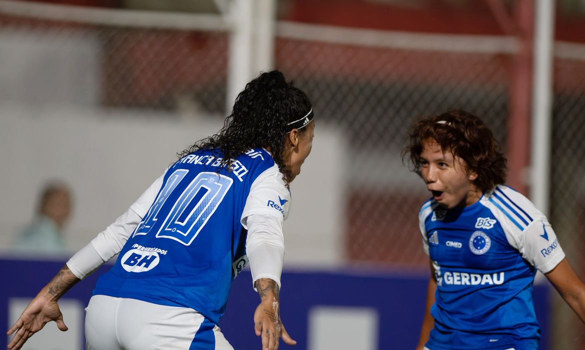 Brasília (DF) 21/03/2025 - Cruzeiro bate o Grêmio em jogaço de sete gols em Nova Lima Duelo com virada, duas expulsões e três pênaltis foi decidido apenas nos acréscimos Foto: Alessandra Torres/Divulgação