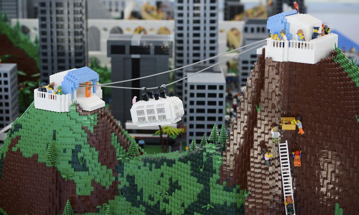 Rio de Janeiro - Parceria entre a prefeitura, a Dinamarca e a fábrica de brinquedos Lego permitiu a montagem de maquete da cidade do Rio  (Tânia Rêgo/Agência Brasil)