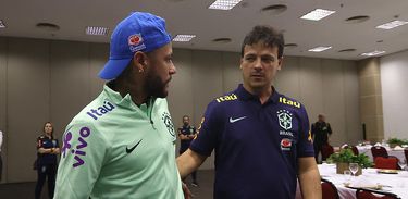 Chegada de atletas e comissão técnica da Seleção Brasileira