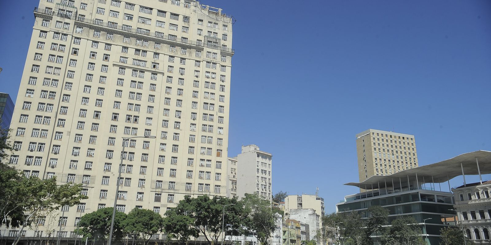 Prefeitura do Rio assina a compra do histórico edifício A Noite