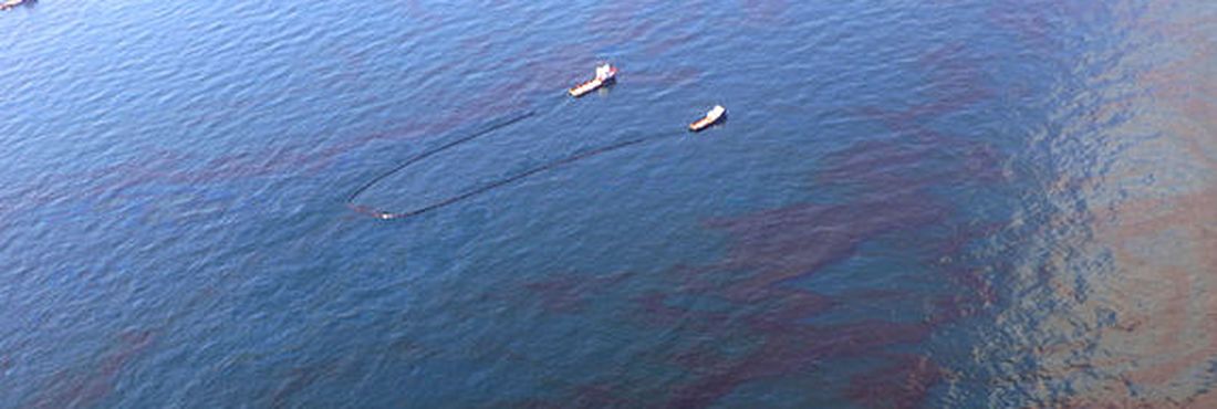 Manchas de óleo durante o acidente no Golfo do México