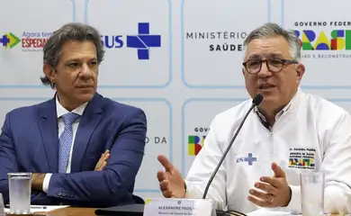 Brasília (DF), 24/06/2025 - Os ministros da Fazenda, Fernando Haddad, e da Saúde, Alexandre Padilha, durante entrevista coletiva para falar sobre a troca de dívidas tributárias de hospitais privados e filantrópicos com a União por prestação de atendimento especializado para os pacientes do SUS. A medida faz parte do programa Agora Tem Especialistas – lançado recentemente pelo Ministério da Saúde – e busca ampliar a capacidade de atendimento, a fim de reduzir a fila de espera por consultas, exames e cirurgias no SUS. Foto: Antonio Cruz/Agência Brasil