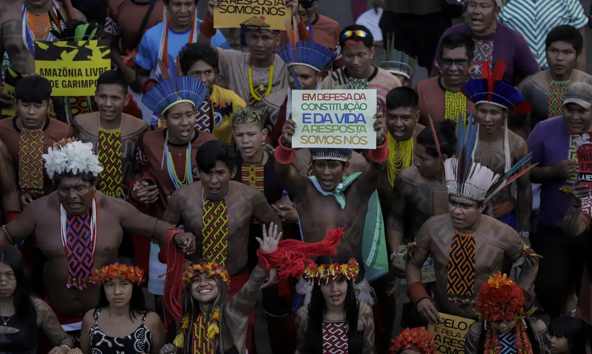 Brasília (DF), 10/04/2025 - Indígenas de várias etnias participam da marcha do acampamento terra livre (ATL).
Foto: Joédson Alves/Agência Brasil