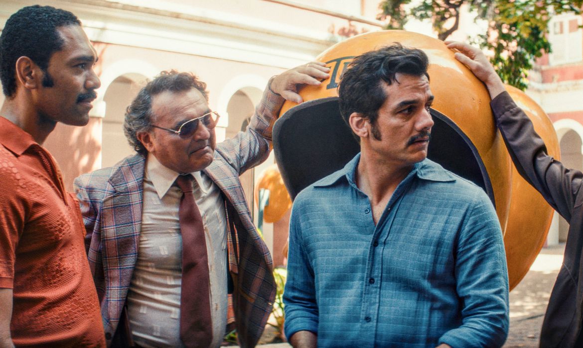 Rio de Janeiro (RJ), 06/11/2025 – O cinema brasileiro volta a ocupar seu espaço nas telas com O Agente Secreto, novo longa do pernambucano  Kleber Mendonça Filho, que chega nesta quinta-feira (6) a mais de 700 cinemas, em 370 cidades brasileiras, em uma estreia simultânea com Alemanha e Portugal.Foto: Victor Jucá/Divulgação