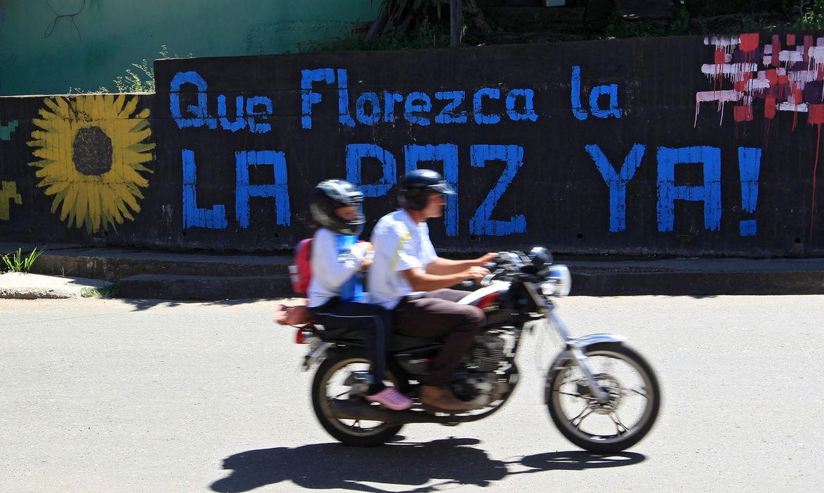 Ruas da cidade de  San Vicente del Caguán, que sedia a 10° Conferência Guerrilheira das Forças Armadas Revolucionárias da Colômbia (Farc), na qual o grupo deve aprovar o fim da luta armada 