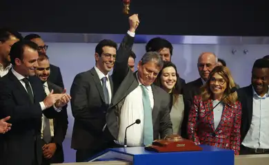 São Paulo (SP), 29/10/2023 - Governador de São Paulo Tarcísio de Freitas participa do Leilão da Parceria Público-Privada (PPP) de Novas Escolas – Lote Oeste, na sede da B3 – a bolsa de valores do Brasil.
 São 33 novas escolas estaduais, em parceira PPPs, edital prevê privatização de serviços não-pedagógicos de 33 novas escolas de ensino de nível médio e fundamental II. Foto: Paulo Pinto/Agencia Brasil
