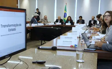Brasília (DF), 28/05/2025 - A ministra da Gestão e da Inovação em Serviços Públicos, Esther Dweck, recebe representas do Grupo de Trabalho da Reforma Administrativa na Câmara dos Deputados. Foto: Adalberto Marques/MGI