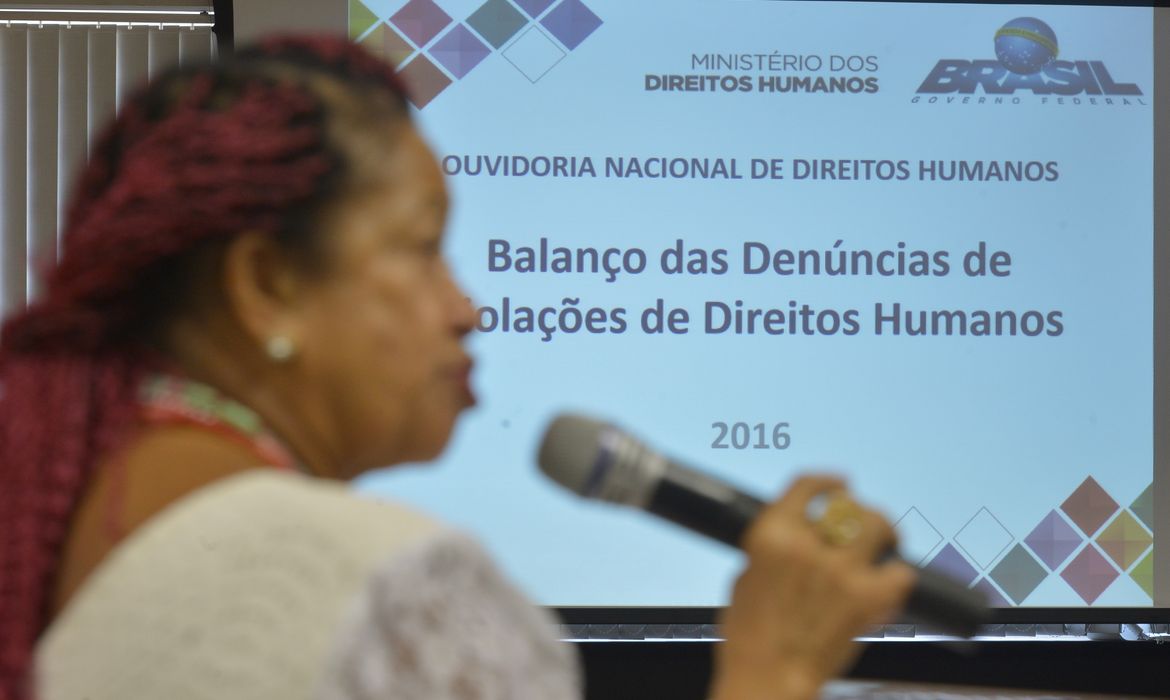 Brasília -  A ministra dos Direitos Humanos, Luislinda Valois, divulga o balanço do Disque 100 com dados de violações de direitos humanos de todo o país (Marcello Casal Jr./Agência Brasil)