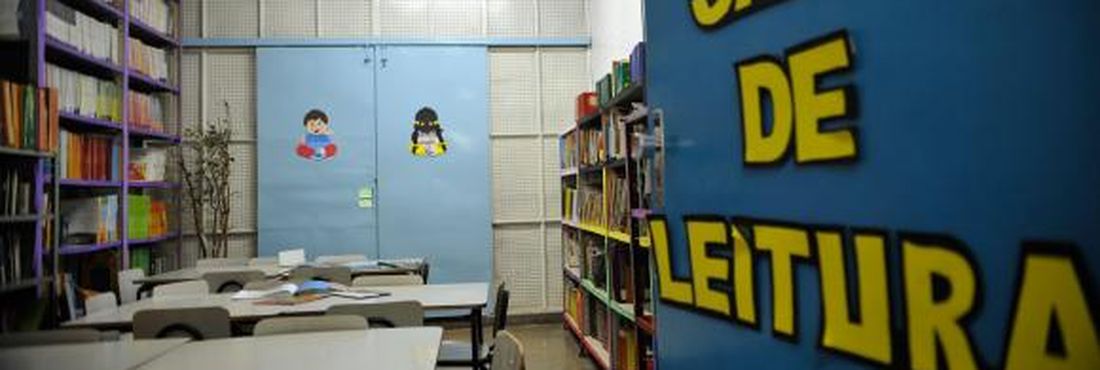 Escolas públicas precisam construir mais de 64,3 mil bibliotecas até 2020 para cumprir meta prevista em lei