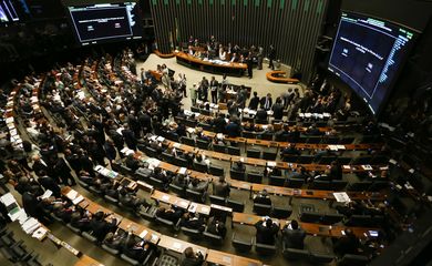 Brasília - Plenário da Câmara aprova texto base do projeto de lei que cria medidas contra a corrupção  (Fabio Rodrigues Pozzebom/Agência Brasil)