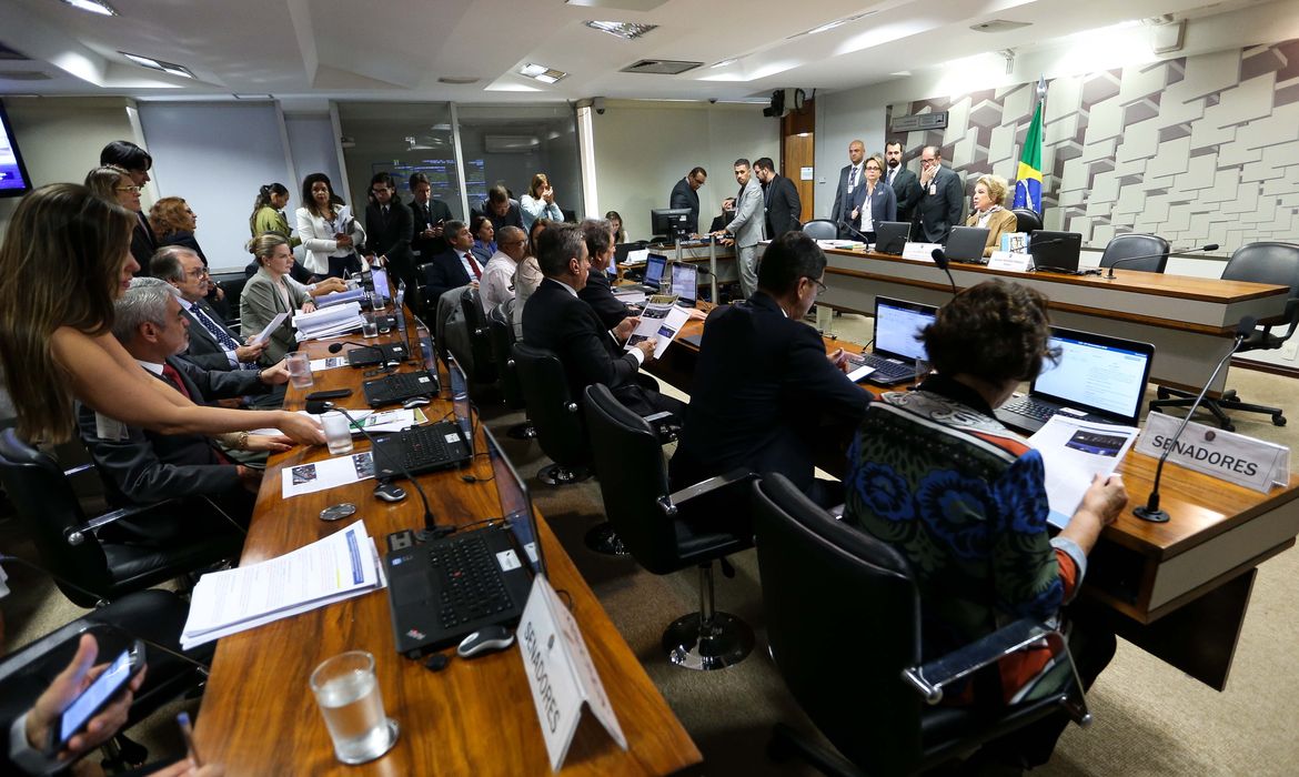 Brasília - Comissão de Assuntos Sociais do Senado adia a leitura do relatório do senador Ricardo Ferraço sobre a proposta de reforma trabalhista (Marcelo Camargo/Agência Brasil)