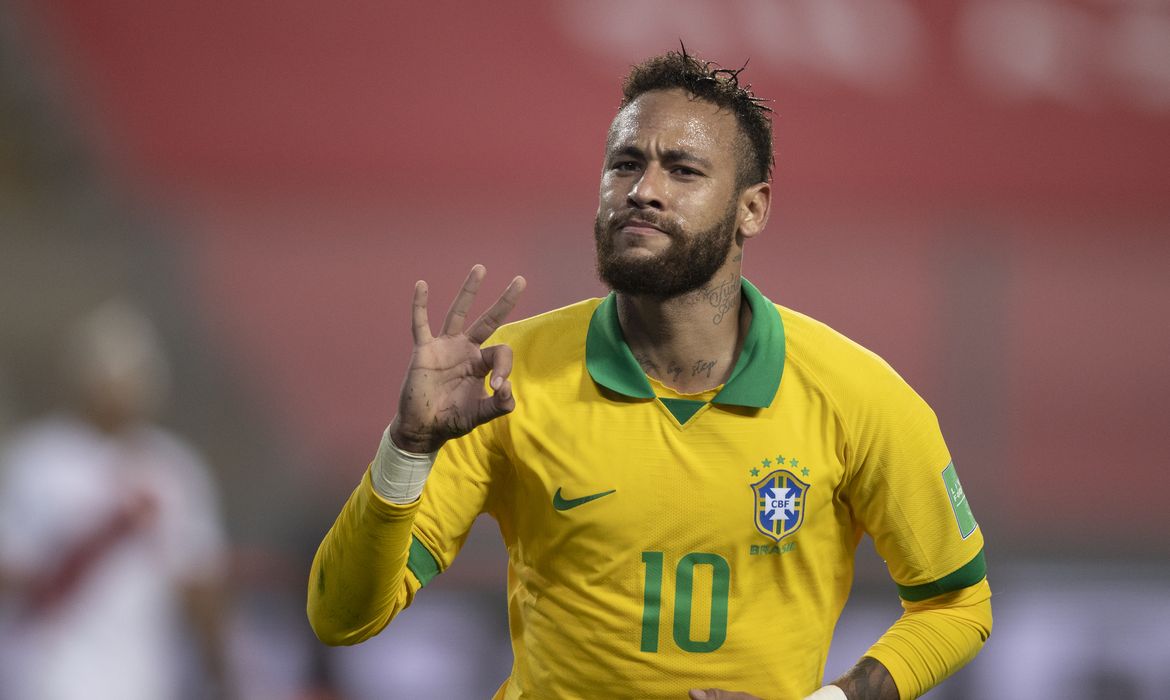 Neymar marca três contra o Peru