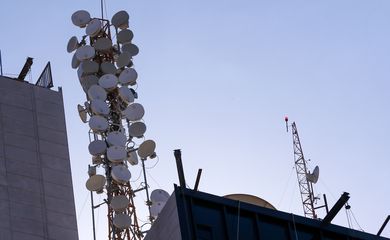 Brasília - Ministério Público do Distrito Federal e Territórios considera que torres de celular podem prejudicar a saúde (Marcelo Camarg/Agência Brasil)