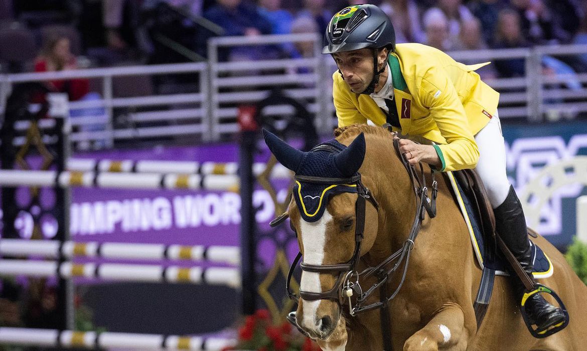 Hipismo: Yuri Mansur chega perto do pódio na Copa do Mundo de saltos. Foto: Richard Julliart/FEI