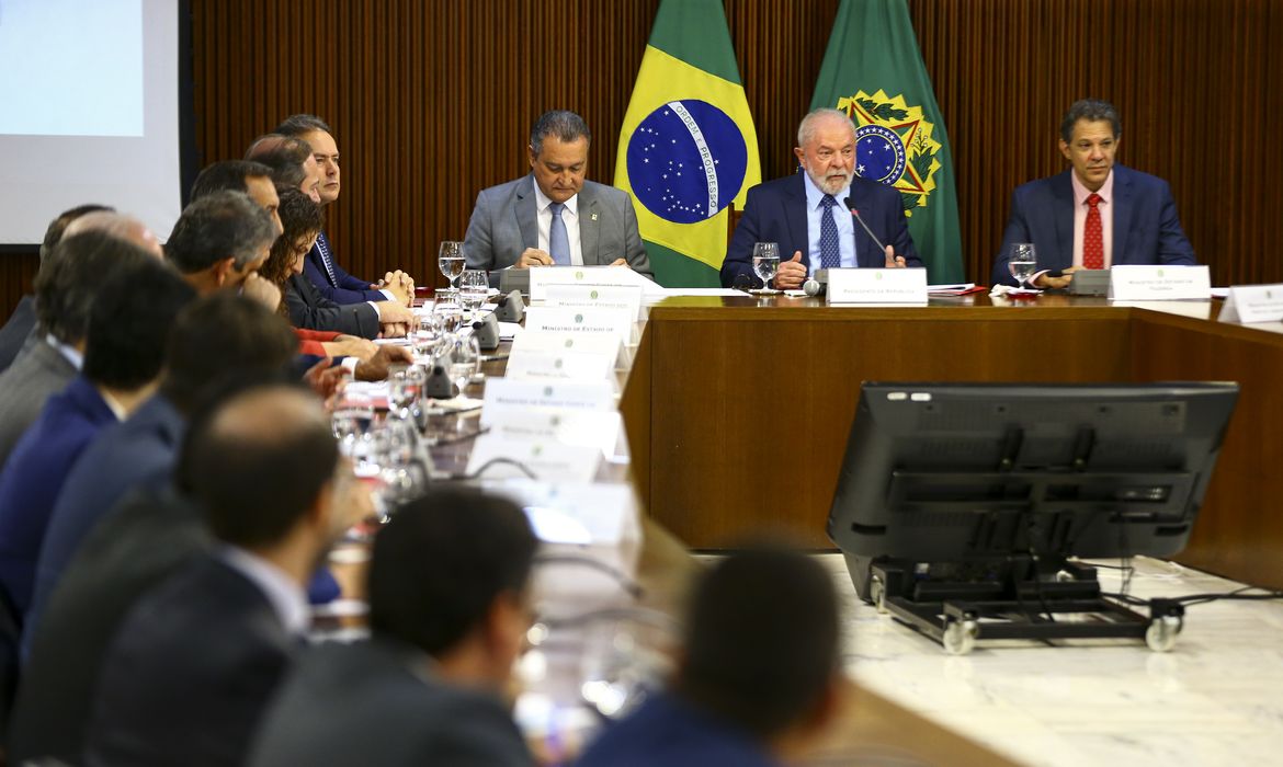 Brasília (DF), 10/03/2023 - O presidente Luiz Inácio Lula da Silva e ministros durante reunião, no Palácio do Planalto. Foto: Marcelo Camargo/Agência Brasil