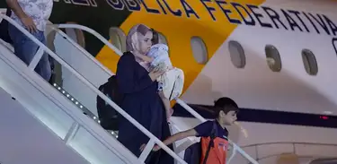 Chegada do avião presidencial com 32 brasileiros resgatados da Faixa de Gaza que saiu do Cairo (Egito) para o Brasil