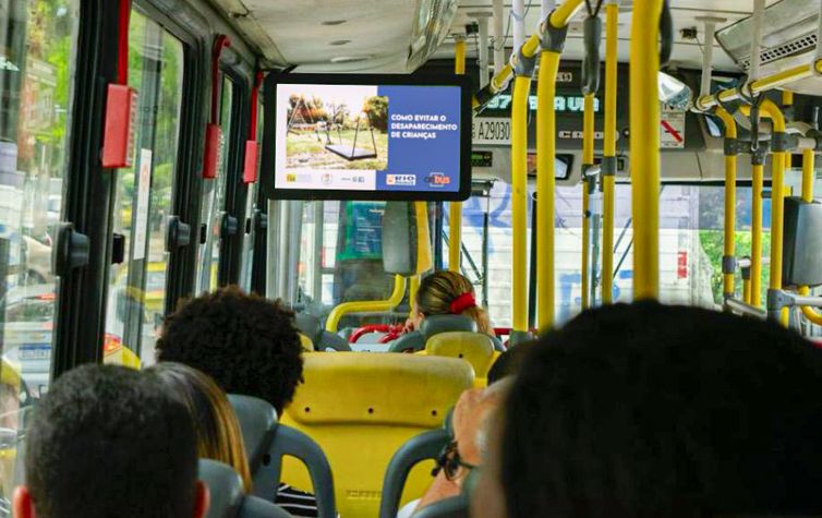 Rio de Janeiro (RJ) 24/12/2023 - Rio faz campanha em ônibus para prevenir desaparecimento de crianças  Foto: Prefeitura Rio de Janeiro/Divulgação
