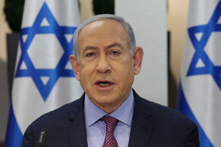 Benjamin Netanyahu em Tel Aviv<br /> 31/12/2023    ABIR SULTAN/Pool via REUTERS