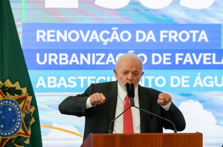 08/05/2024 – O presidente Luiz Inácio Lula da Silva, durante cerimônia de divulgação dos resultados do Novo PAC Seleções Cidades, no Palácio do Planalto.   Foto: Jose Cruz/Agência Brasil