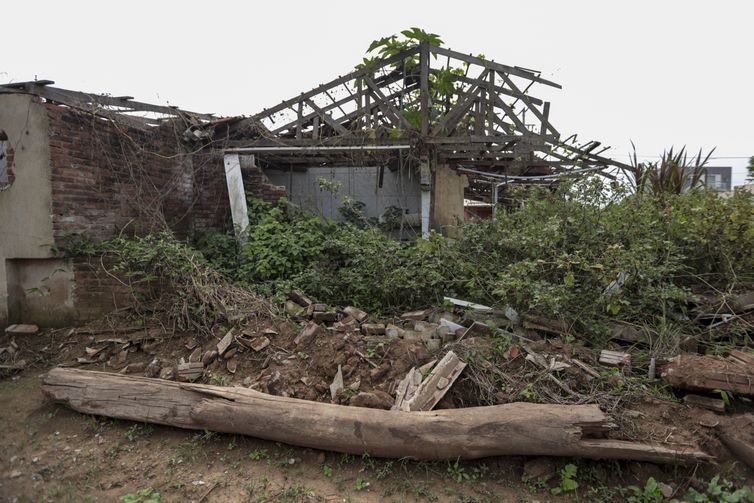 Cruzeiro do sul (RS), 27/04/2025 - Bairro passo de estrela, onde todas casas foram destruídas pela enchente de abril 2024.<br /> A um ano o estado foi atingido por temporais que afetou mais de 400 municípios gaúchos, tiveram bairros inteiros alagados. A maior tragédia climática da história, deixou pelo menos 147 mortos e afetou mais de 2,1 milhões de pessoas.<br /> Foto: Joédson Alves/Agência Brasil