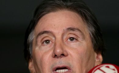 Brasília - O presidente do Senado, Eunício Oliveira, fala sobre a saída do senador Renan Calheiros da liderança do PMDB (Wilson Dias/Agência Brasil)