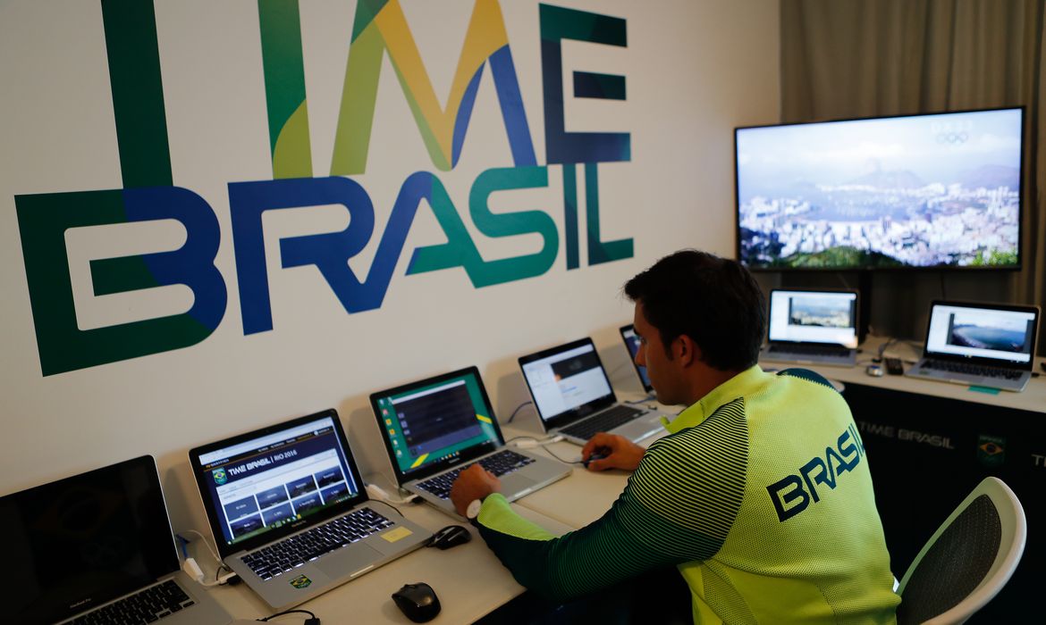 Rio de Janeiro - Sala de análise de vídeos do Time Brasil, no edifício brasileiro da Vila Olímpica dos Jogos Rio 2016, onde estão hospedados os atletas (Fernando Frazão/Agência Brasil)
