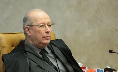 Brasília - Ministro Celso de Mello em sessão do Supremo Tribunal Federal (STF) para julgamento sobre imunidade parlamentar de deputados estaduais (Rosinei Coutinho/SCO/STF)