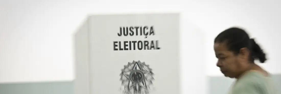 São Paulo eleições 11 Eleitora vota em São Paulo, o maior colégio eleitoral do país.