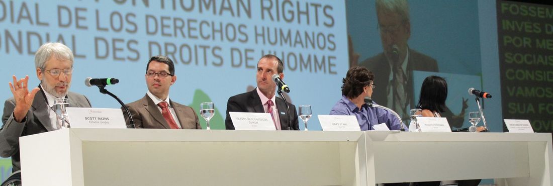 Seminário Paradigmas de Redução de Desigualdade com Base em Direitos Humanos, no Fórum Mundial de Direitos Humanos