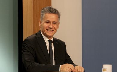 O pianista e maestro Marcelo Bratke é o entrevistado no programa Sem Censura, da TV Brasil.