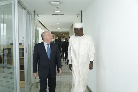 05/06/2023 - O Ministro dos Negócios Estrangeiros do Brasil, Mauro Viera, durante encontro com o Presidente da Comissão da União Africana, Moussa Faki Mahamat, para reavivar e reforçar a já forte parceria histórica África-Brasil, em particular, e com a América do Sul em geral. Foto: Moussa Faki Mahamat/ Twitter