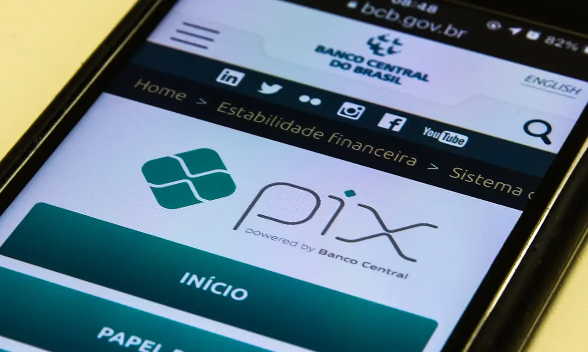 Pix é o pagamento instantâneo brasileiro. O meio de pagamento criado pelo Banco Central (BC) em que os recursos são transferidos entre contas em poucos segundos, a qualquer hora ou dia. �? prático, rápido e seguro.