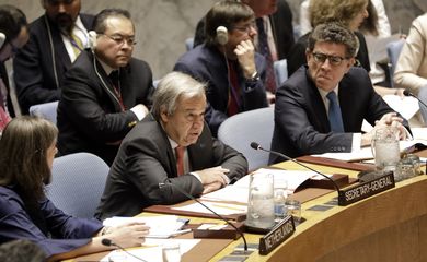 O secretário-geral das Nações Unidas, António Guterres, em reunião de emergência do Conselho de Segurança das ONU convocada após ataques dos Estados Unidos, França e Reino Unido à Síria