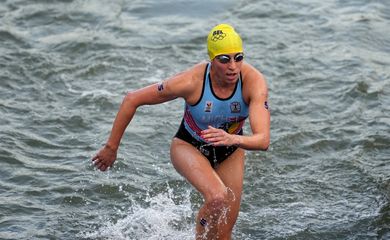 Paris 2024 Olympics - Triathlon - Women's Individual - Paris, France - July 31, 2024. Claire Michel of Belgium in action. REUTERS/Aleksandra Szmigiel